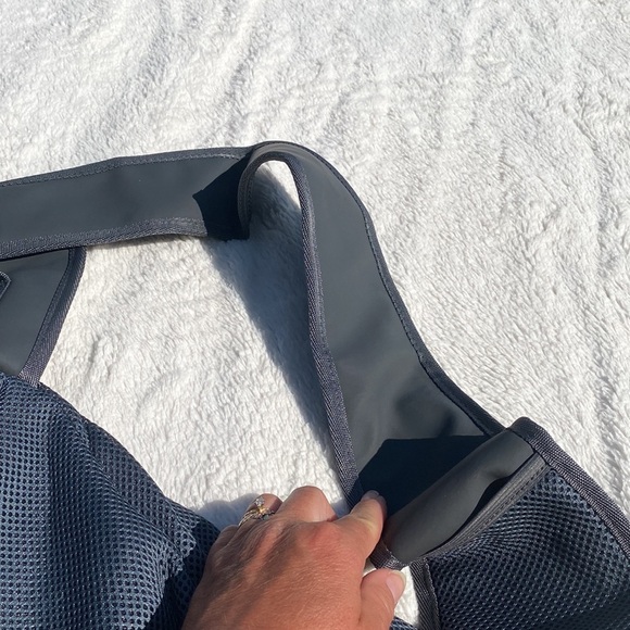 Dog/ Cat Sling Carrier​​ - Picture 4 of 8